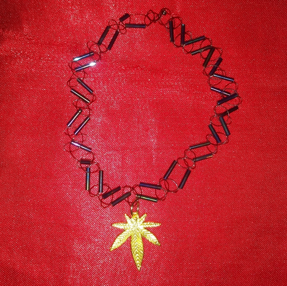 Marijuana leaf charm choker necklace, Choker 420